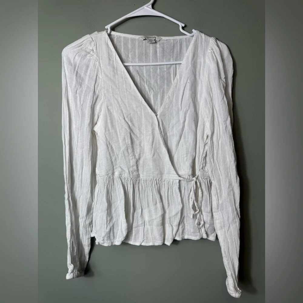 American‎ Eagle Women’s White Tie Front Top Size Small